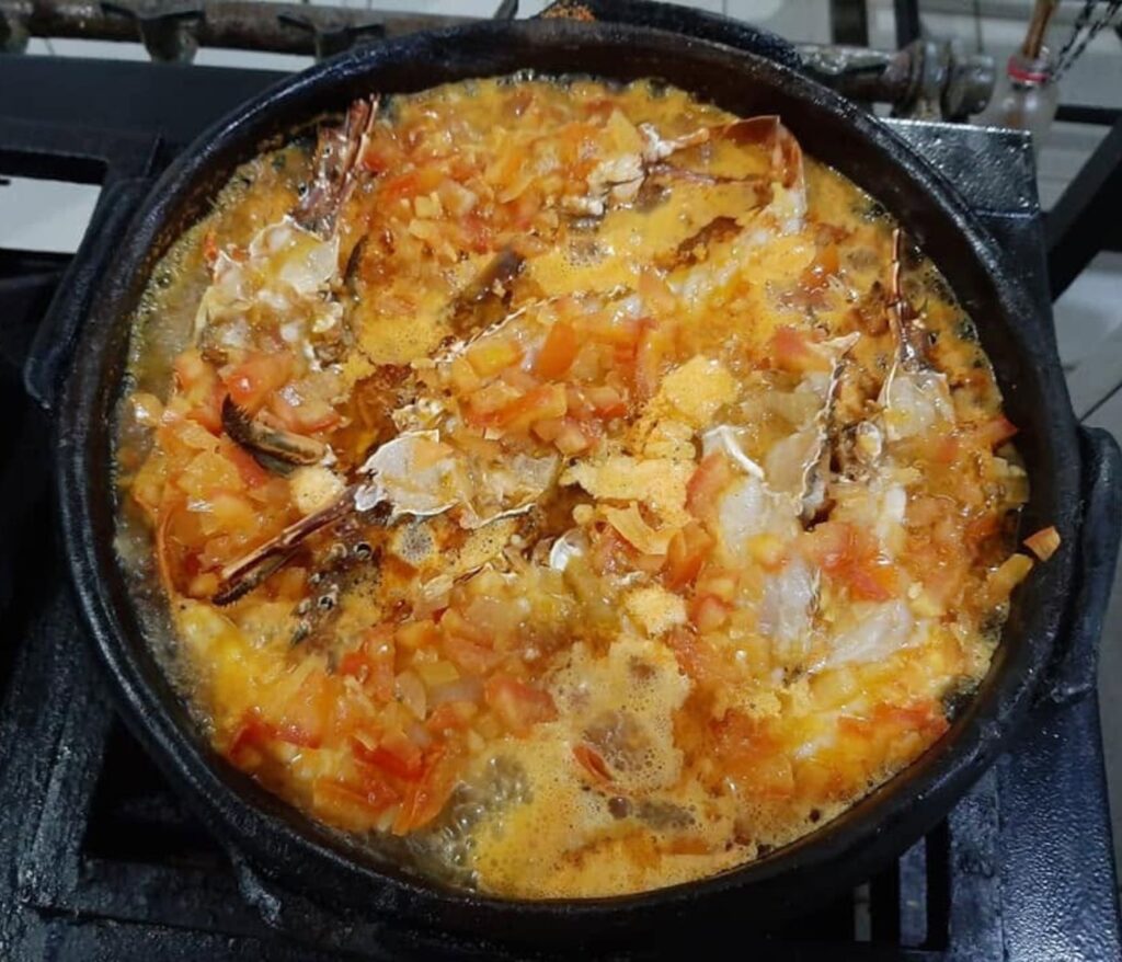 Moqueca de lagosta no restaurante do Cezar em Guaibura