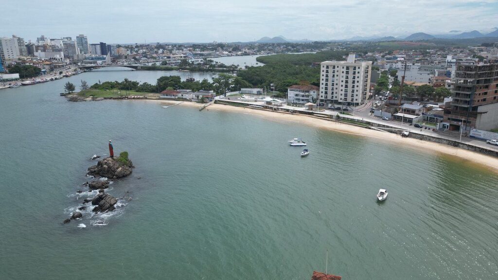 Prainha de Muquiçaba: a praia calma do coração de Guarapari