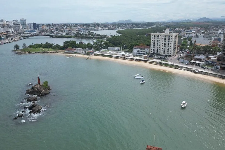 Prainha de Muquiçaba: a praia calma do coração de Guarapari