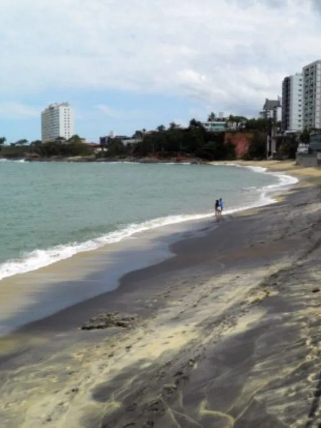 7 Curiosidades da Praia da Areia Preta em Guarapari